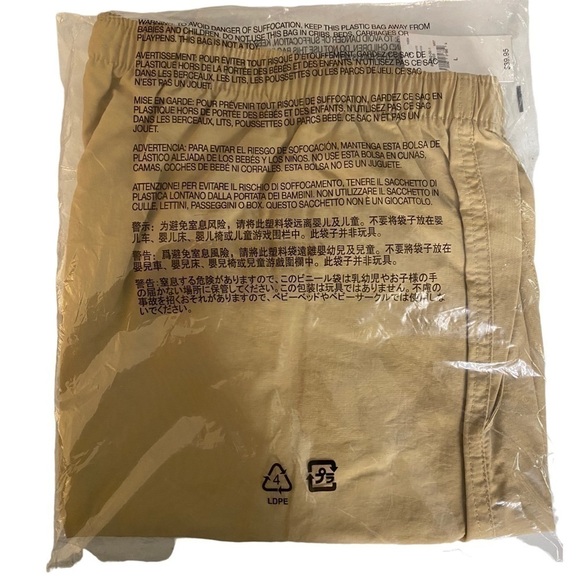 NWT GAP-FIT ALL PURPOSE RECYCLED REC NYLON SHORTS SIZE LARGE - Picture 8 of 10